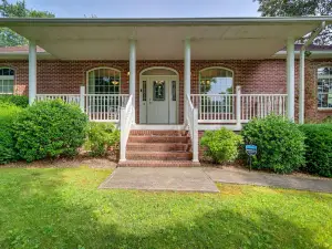 Lovely Murphy Home ~1 Mi to Downtown!