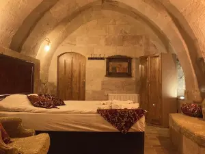 Monte Cappa Cave House
