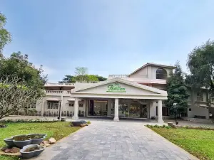 The Pavillion Hotel