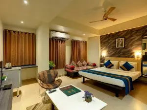 Hotel Orient Crown, Kolhapur