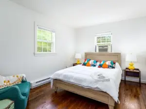 Cozy Cottage w Hot Tub, Fire Pit, WiFi & Sunroom!