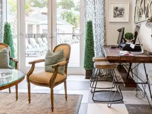 Comfy Coastal Getaway Close to Downtown & Beach