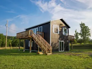 30 min to Cooperstown All Star Village • 7 acres • Creek • Game Room • Hot Tub