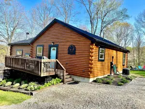 Wooded Hilltop Escape - 3 Bed / 2 Bath + Loft Log Cabin on 10 Acres with Trails