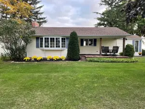 Two-bedroom one bath lake front cottage Wilson NY.