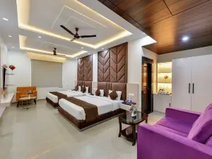 Click Hotel Narayana