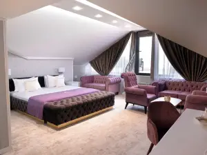 Queen Palace