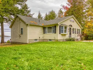 White Lobster Cottage