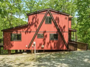 Tranquil Retreat - Lake Views, Wooded Setting, Firepit
