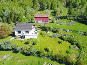 Stunning views to the mountains and sea, sleeps 6people.