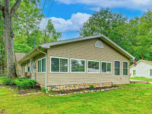 2 Fire Pits & Lake Access: Cozy Mecosta Getaway!