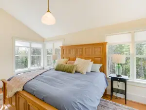 Stunning Seal Cove Home Near Acadia National Park!