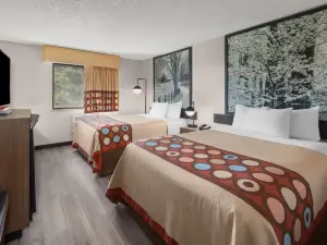 Super 8 by Wyndham Kent/Akron Area