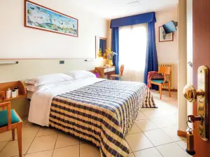 ホテル カンディド