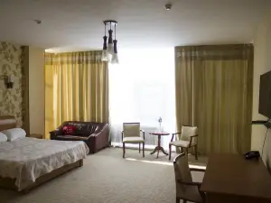 Ayhan Hotel