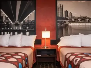 Super 8 by Wyndham Brooklyn Center/Mpls