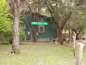 The Victorian Cottage at Creekside Camp & Cabins