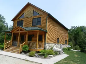 Cabins on Maple River