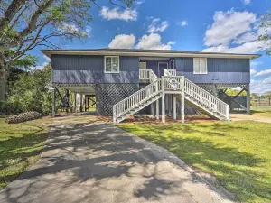 Sunny Edisto Island Duplex - Half Mile to Beach!