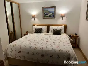 Lands End Hostel and B&B