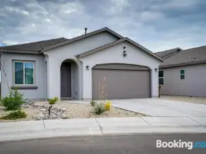 Sunny Las Cruces Home with Mountain Views!