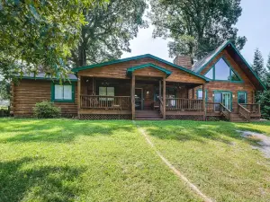 Lynchburg Cabin Retreat w/ Game Room & Lake Views!