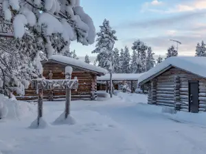 Kuukkeli Log Houses Porakka Inn