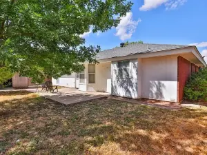 Charming 3-bedroom house with WiFi and AC in lovely Abilene