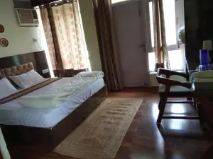 Aranyaka River Resort