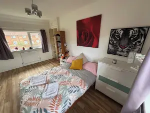 Charming Reading Garden House Pet Friendly