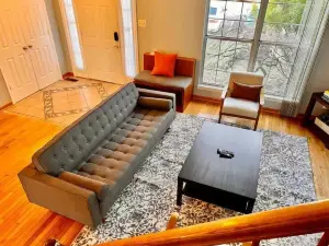 Peaceful Escape: 3-Bedroom with 2.5 Bathroom