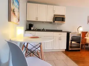Oasis by the Bay Vacation Suites