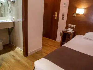 拉蒙貝倫格爾四世飯店