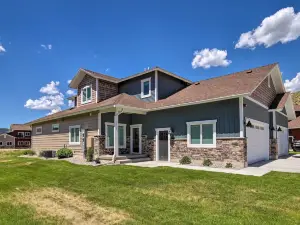 Modern Swan Valley Townhome w/ Walking Trails