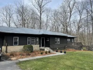 Trillium Ranch located Central to Campus 2 blocks from All Saints!