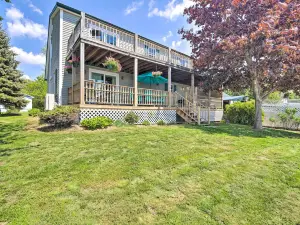 บ้านริมทะเลสาบชาปเพลน พร้อมระเบียง, คายัคและไฟในหลุม!