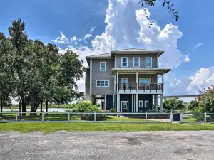 Secluded Seabrook Waterfront Home w/ Patio!