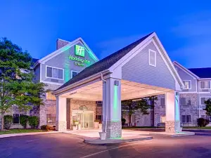 Holiday Inn & Suites Milwaukee Airport