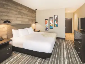 La Quinta Inn & Suites by Wyndham Atlanta South - McDonough