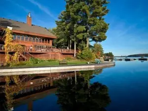 Westwind Inn on the Lake