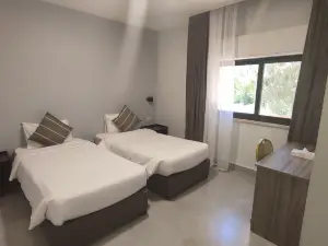 Black Iris Hotel