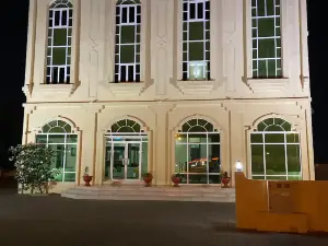 Al Multaqa Hotel