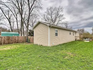 Cozy West Plains Home Near Shopping and Dining!
