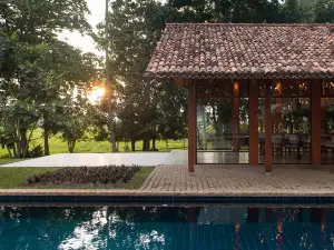 Maya Tangalle