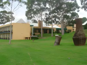 Lakeside Hotel and Conference Centre