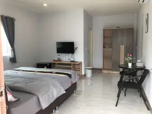 Amp in Resort Khao Suan Kwang