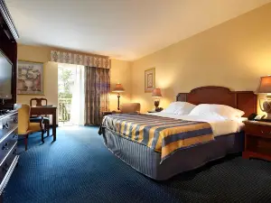 Trianon Bonita Bay Hotel
