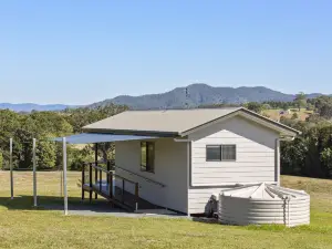 Valley Cabins by the Creek