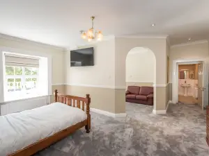 Greenway Manor Hotel