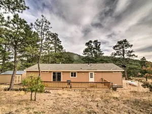 'Hilltop Hideout' w/ Peaceful Mountain Views
